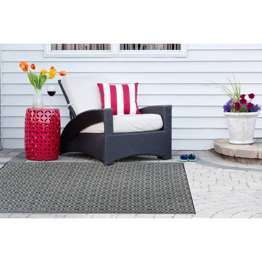 DII® Black Diamond Outdoor Rug, 4ft. x 6ft.
